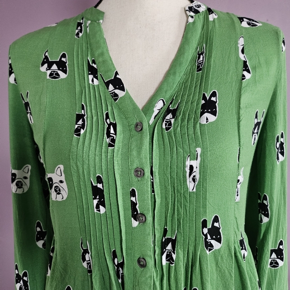 Maeve Anthropologie Green Dog Print Pintucked Button Down Peplum Blouse - Picture 3 of 15
